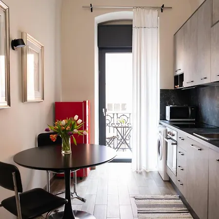 Elegant Few Steps From Bari's Heart By Pausa