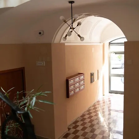 Elegant Few Steps From Bari's Heart Apartment